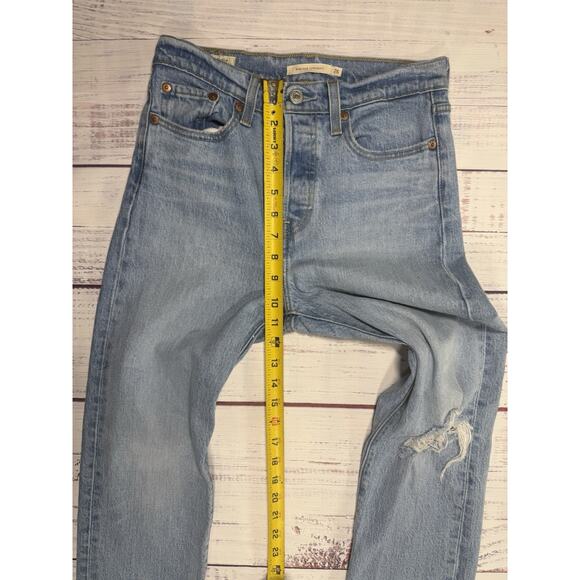 Levis Premium Ribcage Straight Jean Women’s 26 Light Denim Button Fly Distressed - Picture 8 of 10
